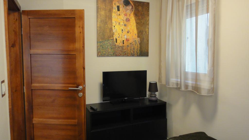 Mgtels Apartman - With Private Parking Budapeşte Dış mekan fotoğraf