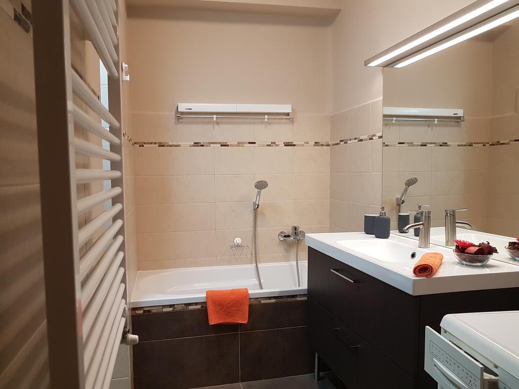 Mgtels Apartman - With Private Parking Budapeşte Dış mekan fotoğraf